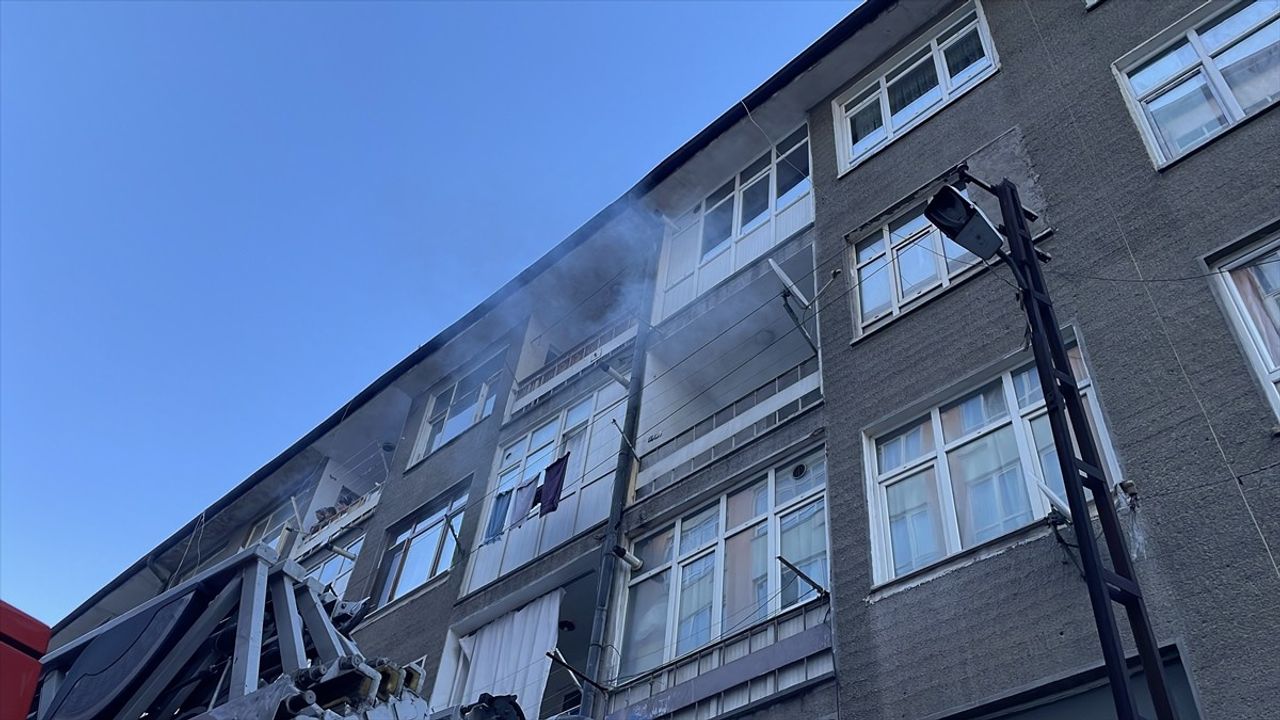 Kayseri'de Psikolojik Sorunları Olan Bir Kişi Evini Yaktı