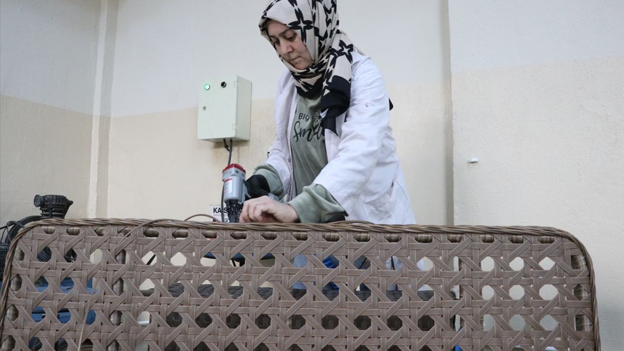 Kayseri'deki Kadın Kooperatifi, Rattan Mobilya ile Macaristan Pazarına Girdi