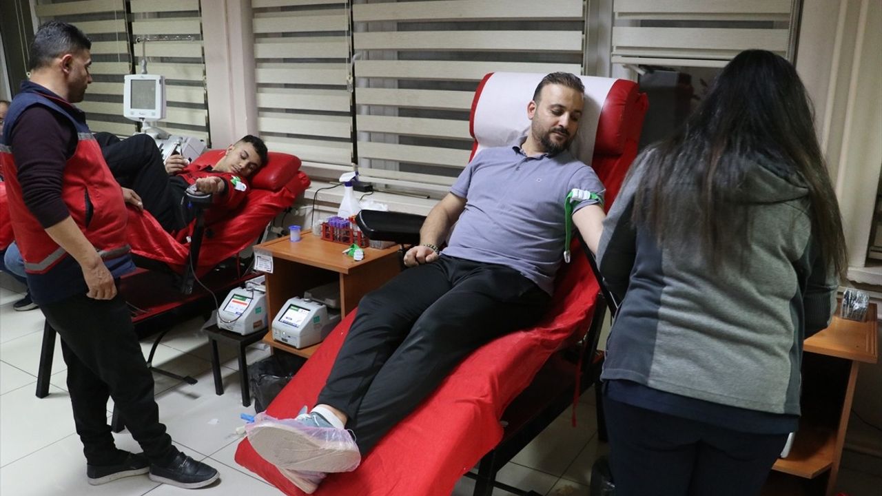 Kayseri'deki Öğretmenler, Kanser Hastası Çocuklar İçin Kan Bağışı Yapıldı