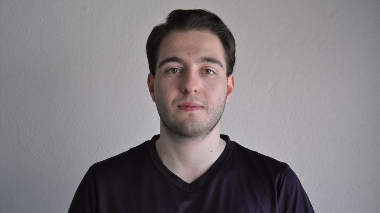 Kerim Özay, Spor Kariyerine Altın Madalyayla Dönüş Yaptı