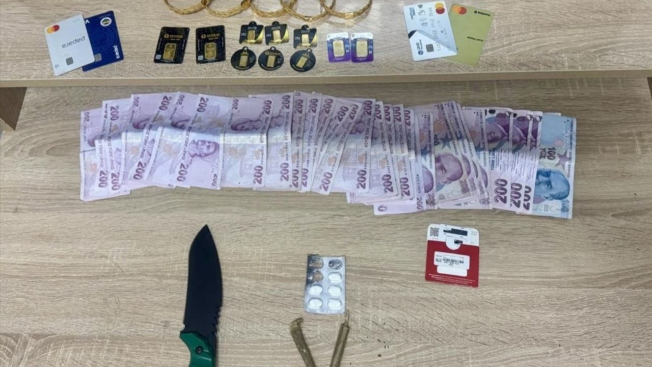 Kırşehir'de Kuyumculara Sahte Altın Satışı: Üç Şüpheli Tutuklandı
