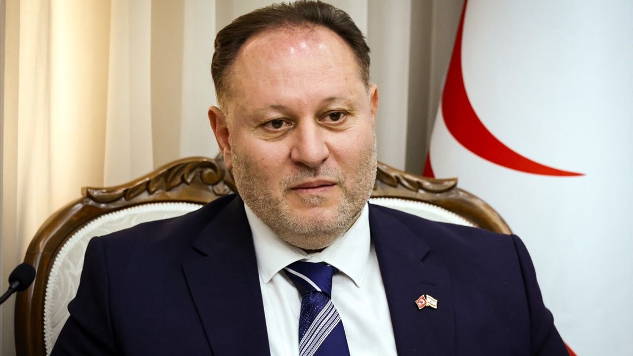 KKTC Meclis Başkanı Öztürkler'den Yunan Askerlerine Tepki: 'Kıbrıs Hiçbir Zaman Yunan Olmadı'