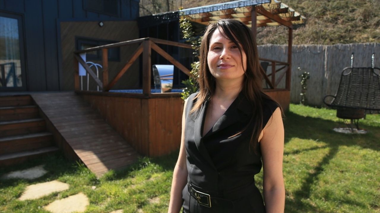 Kocaeli'de İngilizce Öğretmeni Sueda Çalışan, Bungalov İşletmeciliği ile Girişimcilik Örneği Sergiliyor