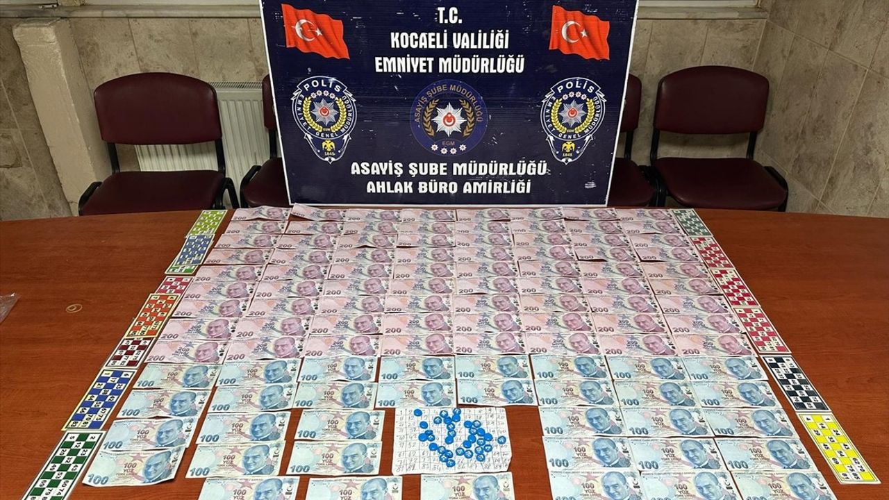 Kocaeli Kartepe'de Kumar Oynayan 7 Kişiye Ceza Kesildi