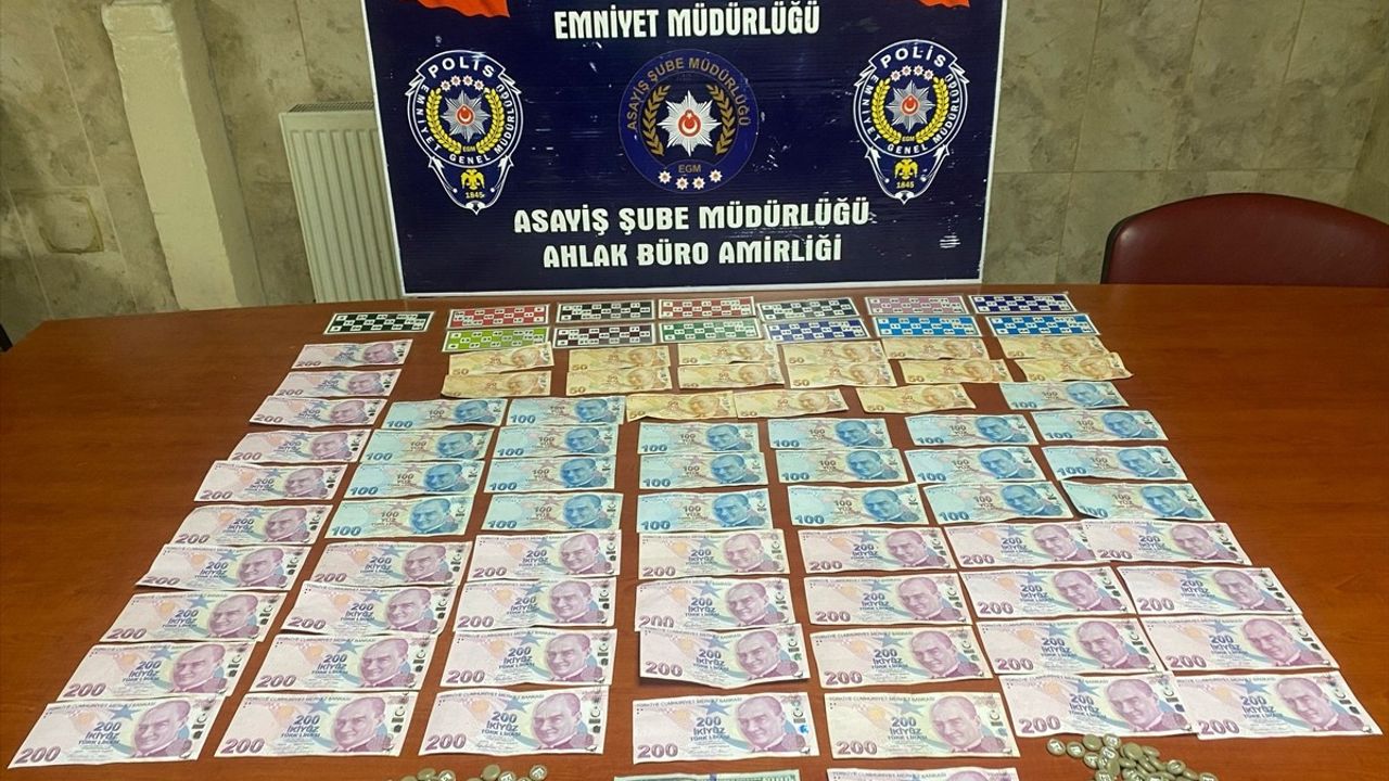 Kocaeli Kartepe'de Kumar Oynayan 9 Kişiye 83 Bin Lira Ceza