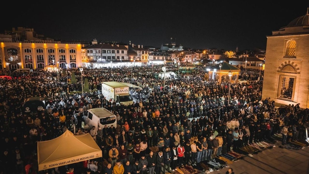 Konya, Afyonkarahisar, Aksaray ve Karaman'da Kadir Gecesi Coşkuyla İdrak Edildi