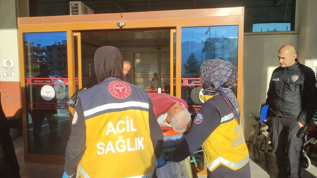 Konya'da Motosiklet Kazası: Bir Kişi Su Kanalına Düştü