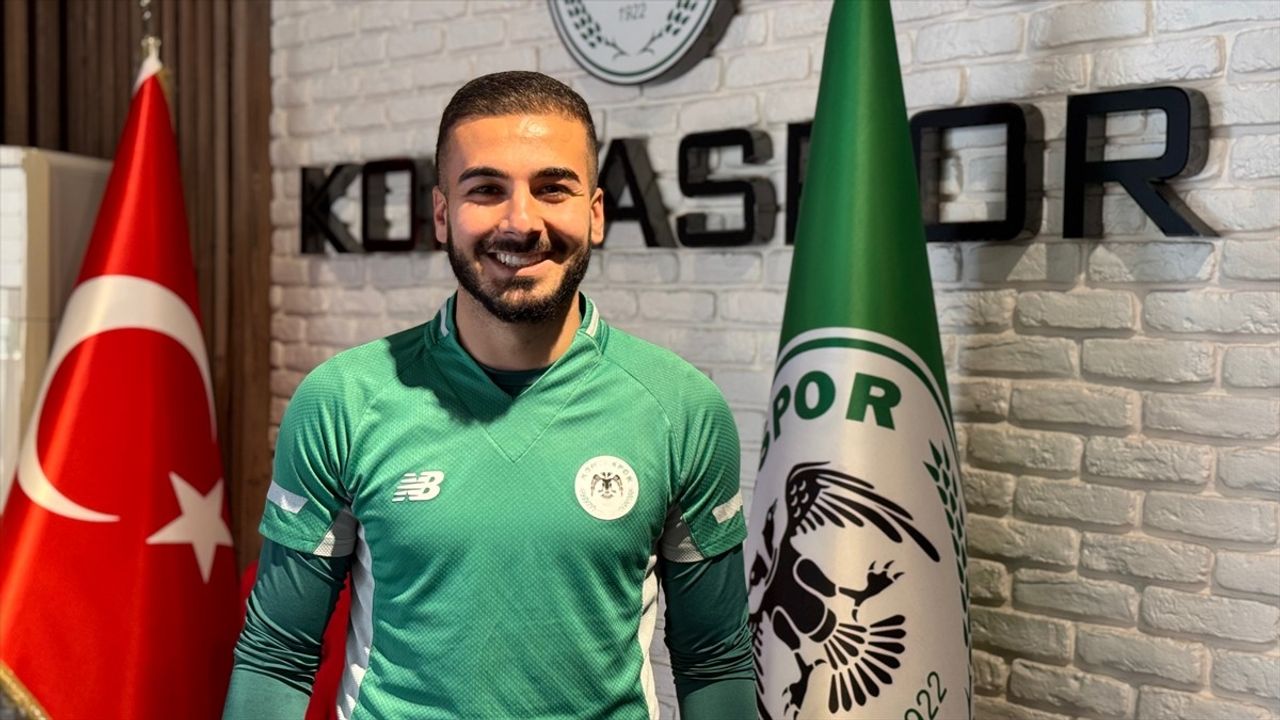 Konyasporlu Oğulcan Ülgün Güvercinlerle Stres Atıyor