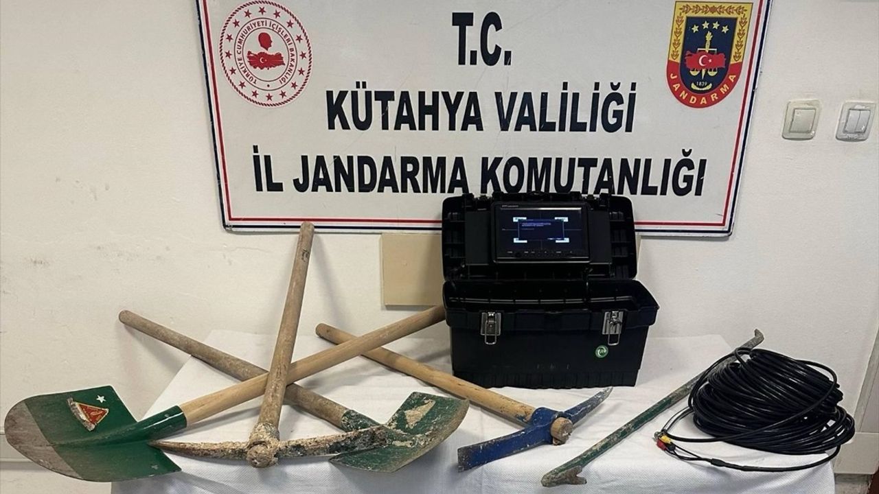 Kütahya'da İzinsiz Kazı Yapan 10 Şüpheli Suçüstü Yakalandı