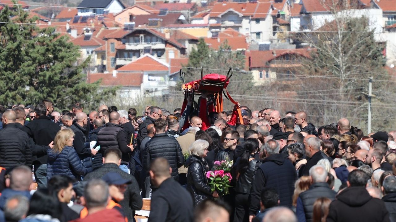 Kuzey Makedonya'da Gece Kulübü Yangınında Hayatını Kaybedenlerin Cenazesi