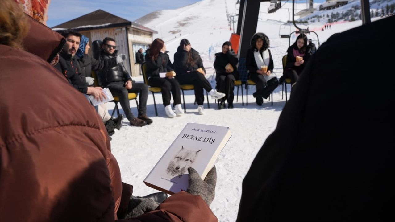 Ladik Akdağ Kayak Merkezi'nde Karda Kitap Okuma Etkinliği