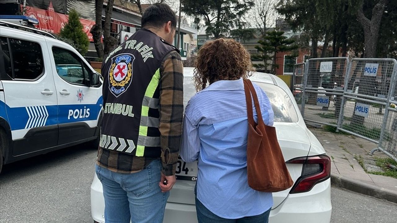 Maltepe'de Kaldırıma Çıkan Sürücüye 2 Bin 929 Lira Ceza