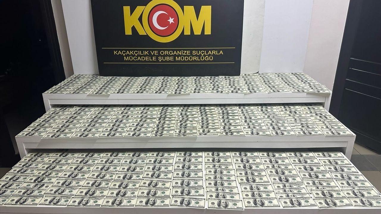 Mersin'de Sahte Dolar Operasyonu: 7 Milyon Dolar Ele Geçirildi
