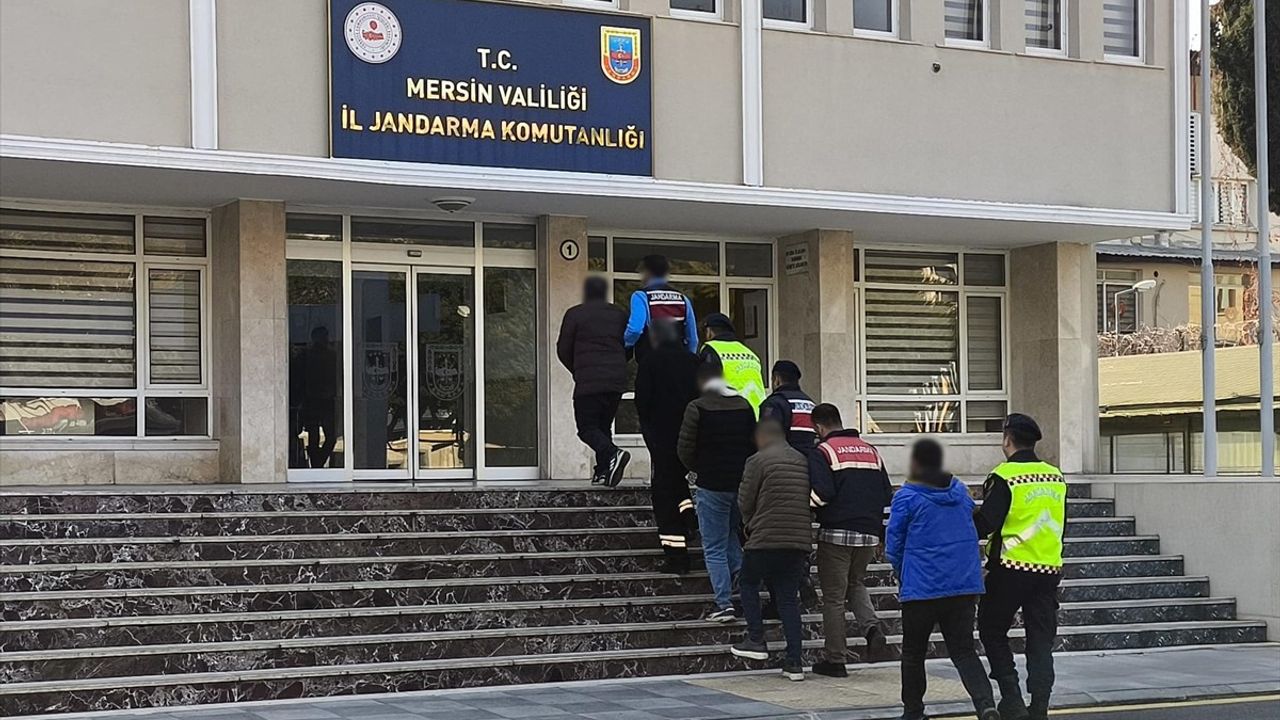 Mersin ve Hatay'da Göçmen Kaçakçılığı Operasyonu: 2 Şüpheli Tutuklandı