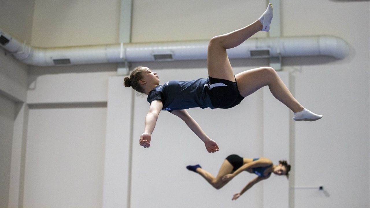 Milli Cimnastikçiler Dünya Şampiyonası Yolunda Hazırlanıyor