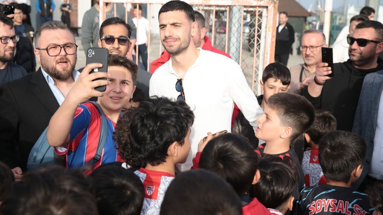 Milli Futbolcu Merih Demiral, Bolu'da Ziyaretlerde Bulundu