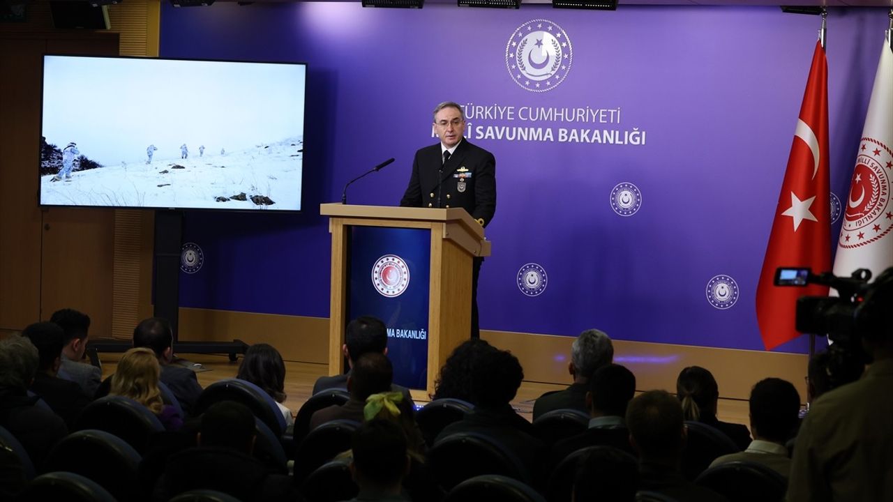 Milli Savunma Bakanlığı'ndan Basın Bilgilendirme Toplantısı