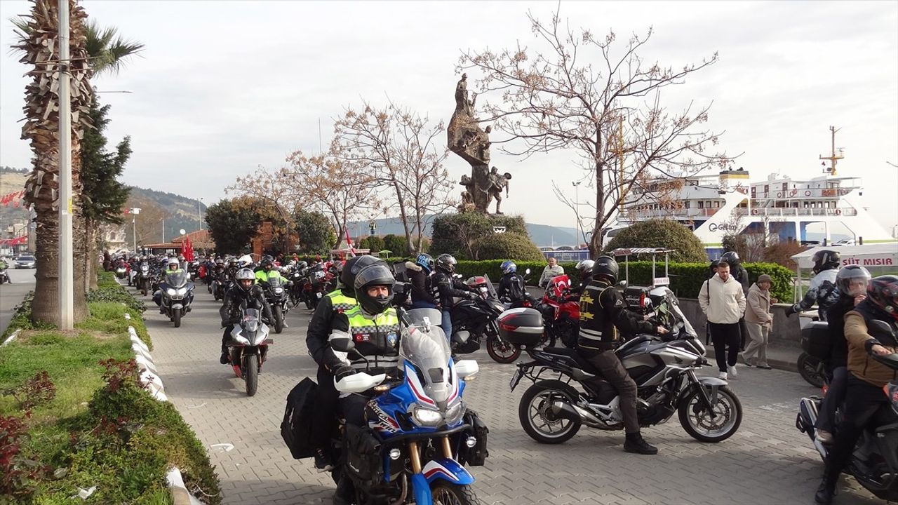 Motosiklet Tutkunları, Gelibolu Yarımadası'nda Şehitlere Saygı İçin Buluştu