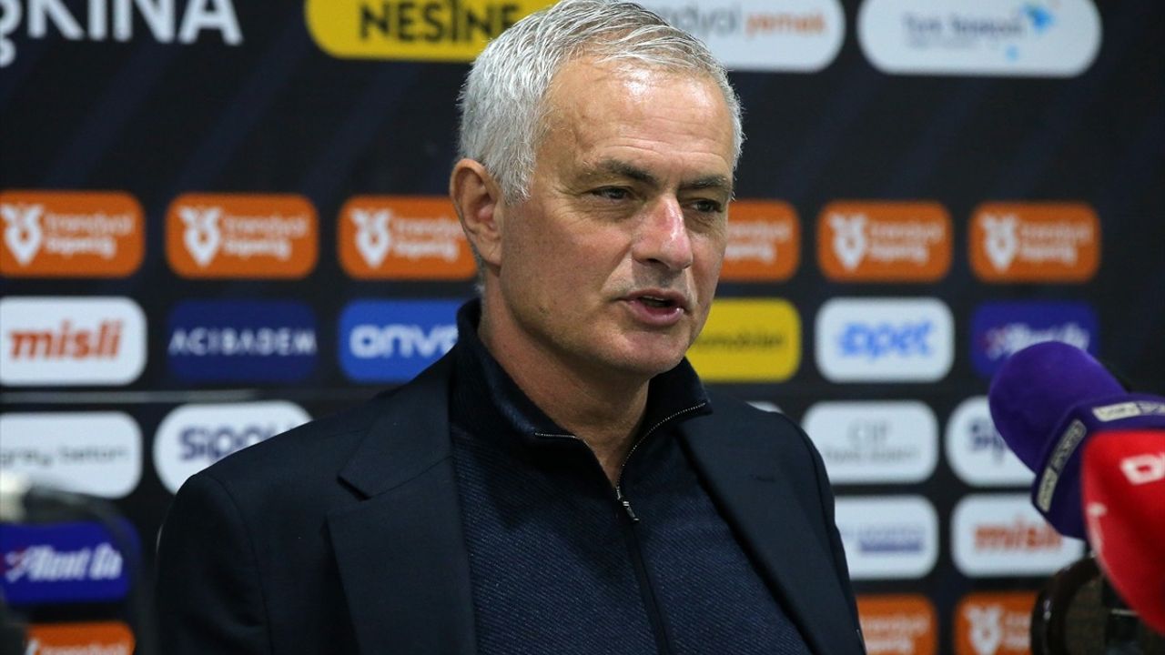 Mourinho'dan Bodrum FK Maçını Değerlendirme: 'Garip Bir Penaltı Verildi'