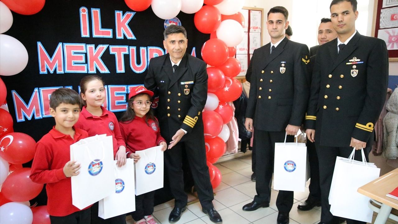 Muğla'daki Öğrenciler İlk Mektuplarını Mehmetçiğe Yazdı