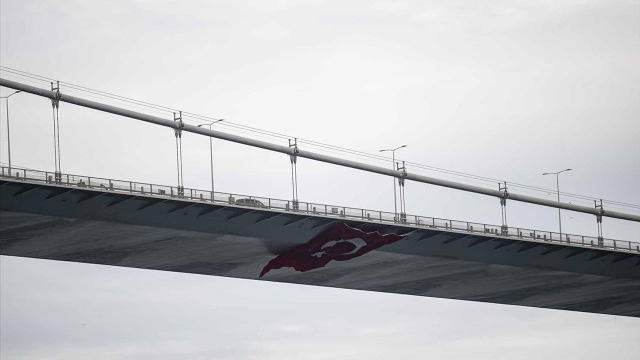 Muhsin Yazıcıoğlu'nun Sözleri, Vefat Yıl Dönümünde Boğaz'daki İki Köprüde Rüzgar Gibi Esti