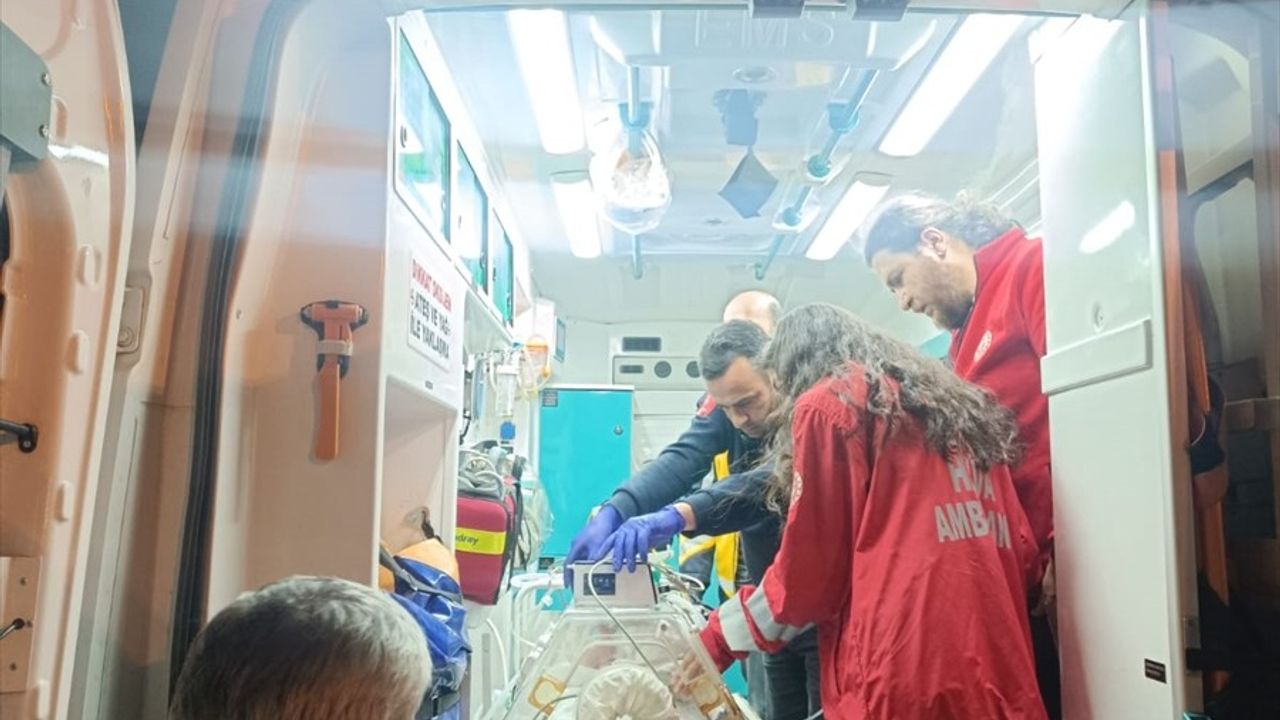 Muş'ta Kalp Rahatsızlığı Olan Yeni Doğan Bebek Ambulans Uçakla İstanbul'a Sevk Edildi