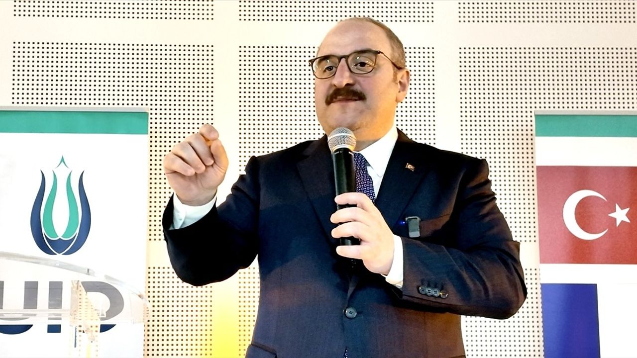 Mustafa Varank, Fransa'nın Bordeaux Şehrinde Türk Vatandaşlarıyla Bir Araya Geldi