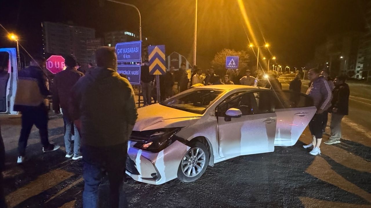 Nevşehir'de İki Otomobil Çarpıştı: 4 Yaralı