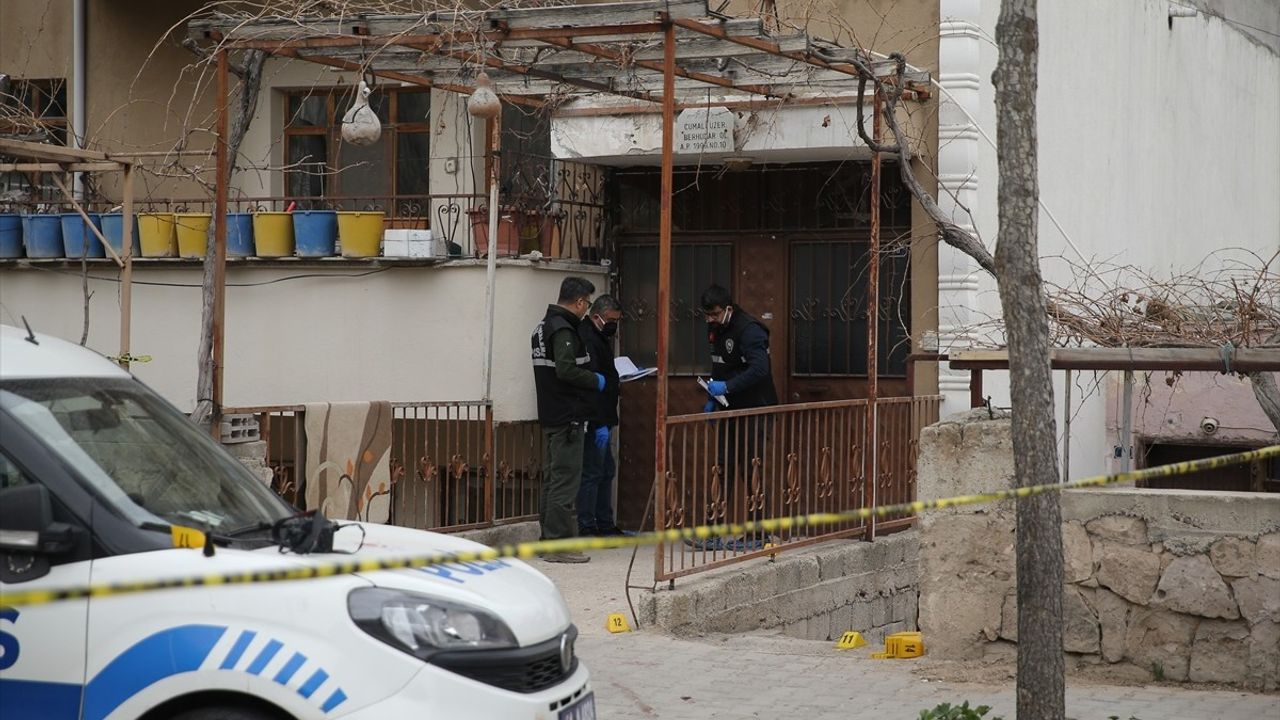 Niğde'de İhbar Üzerine Giden Polislere Saldırı: İki Yaralı