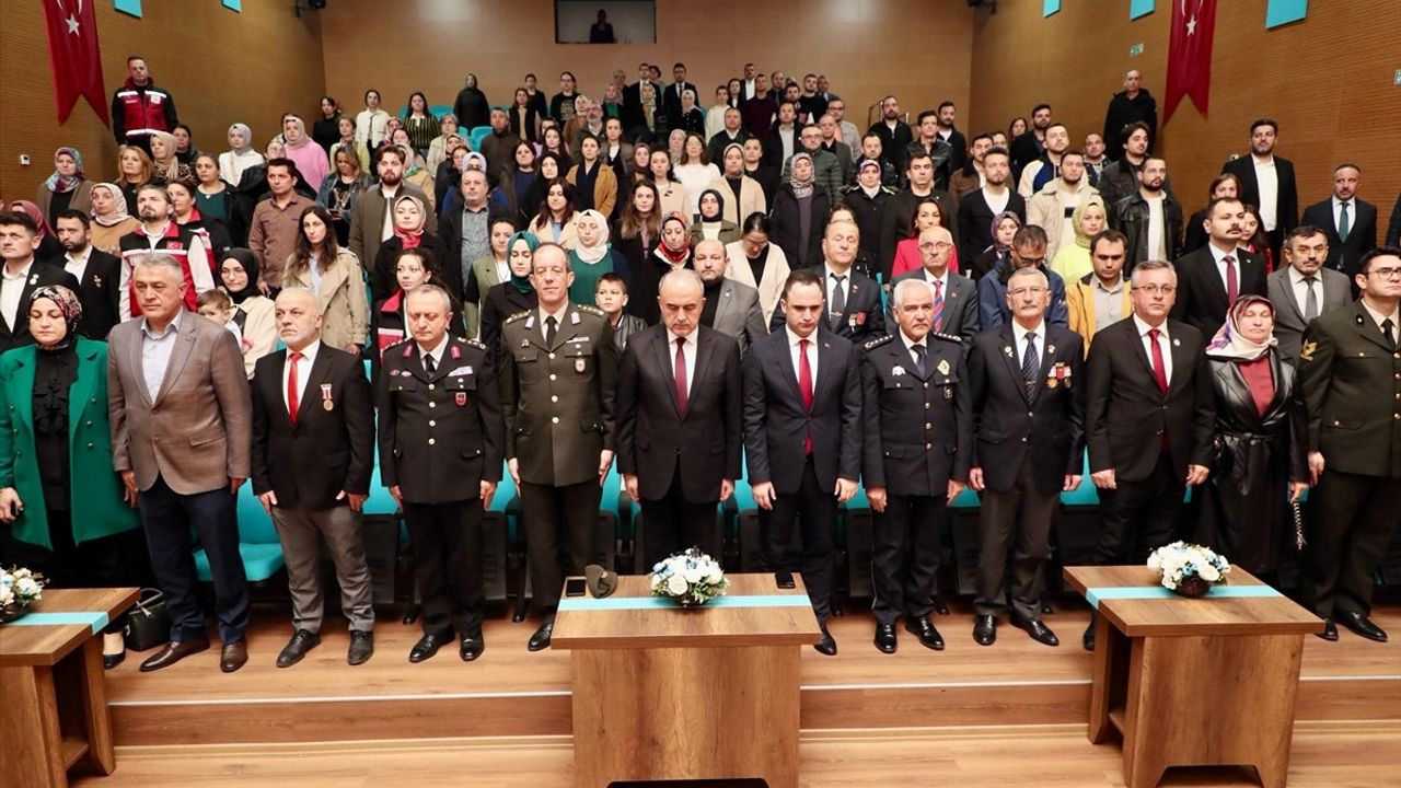 Ordu'da Şehit Aileleri ve Gazilere Devlet Övünç Madalyası Takdim Edildi