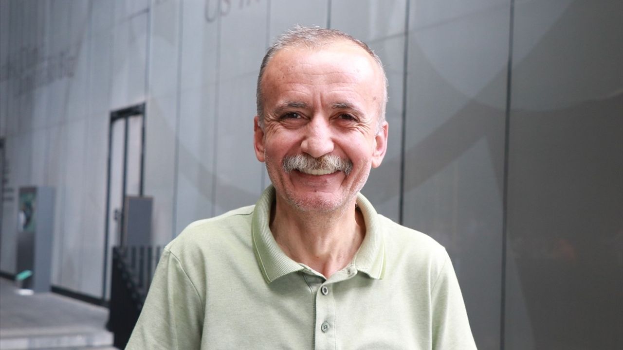 Osman Özbahçe, İsmet Özel'in Şiir Anlayışını Değerlendirdi