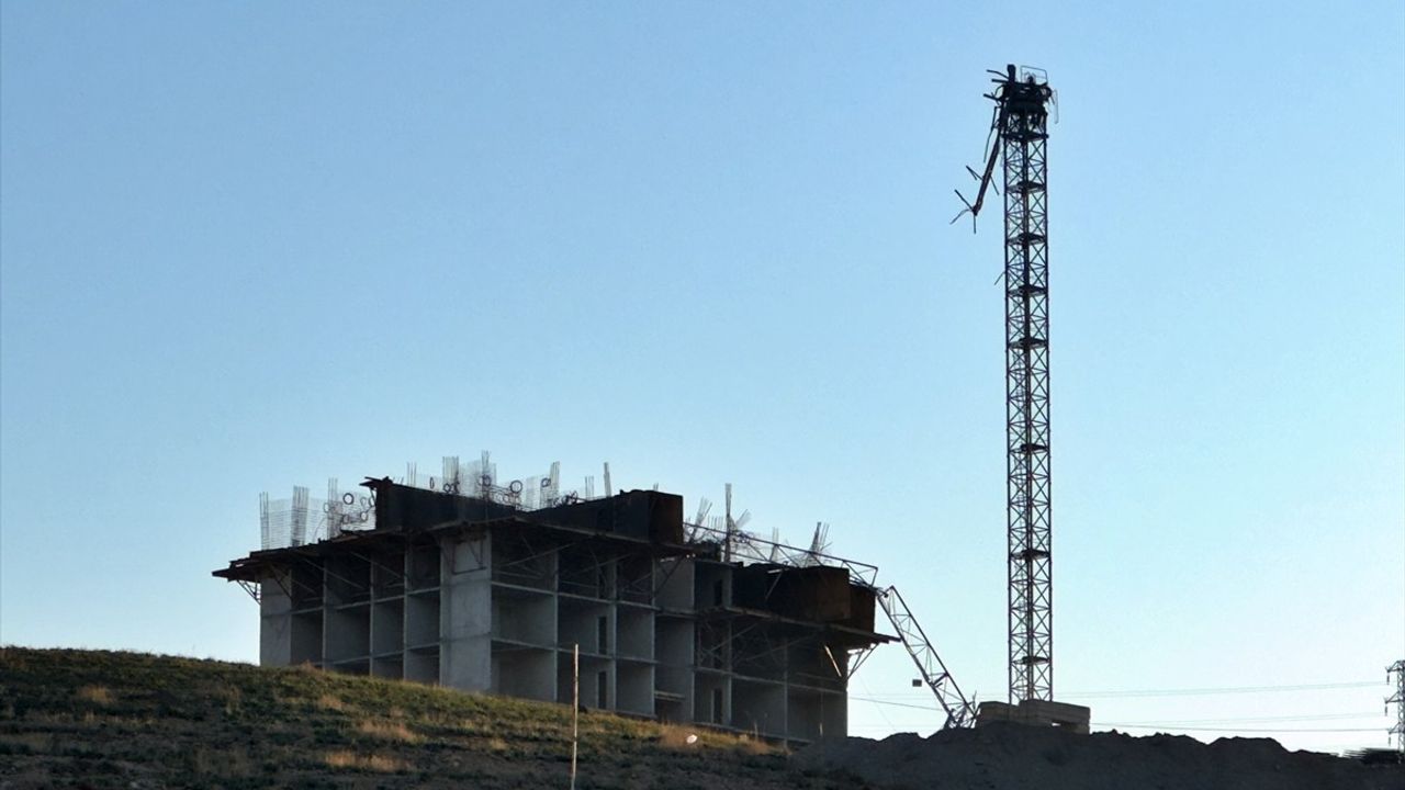 Osmaniye'de İnşaat alanında Kule Vinç Kazası: Bir Operatör Hayatını Kaybetti