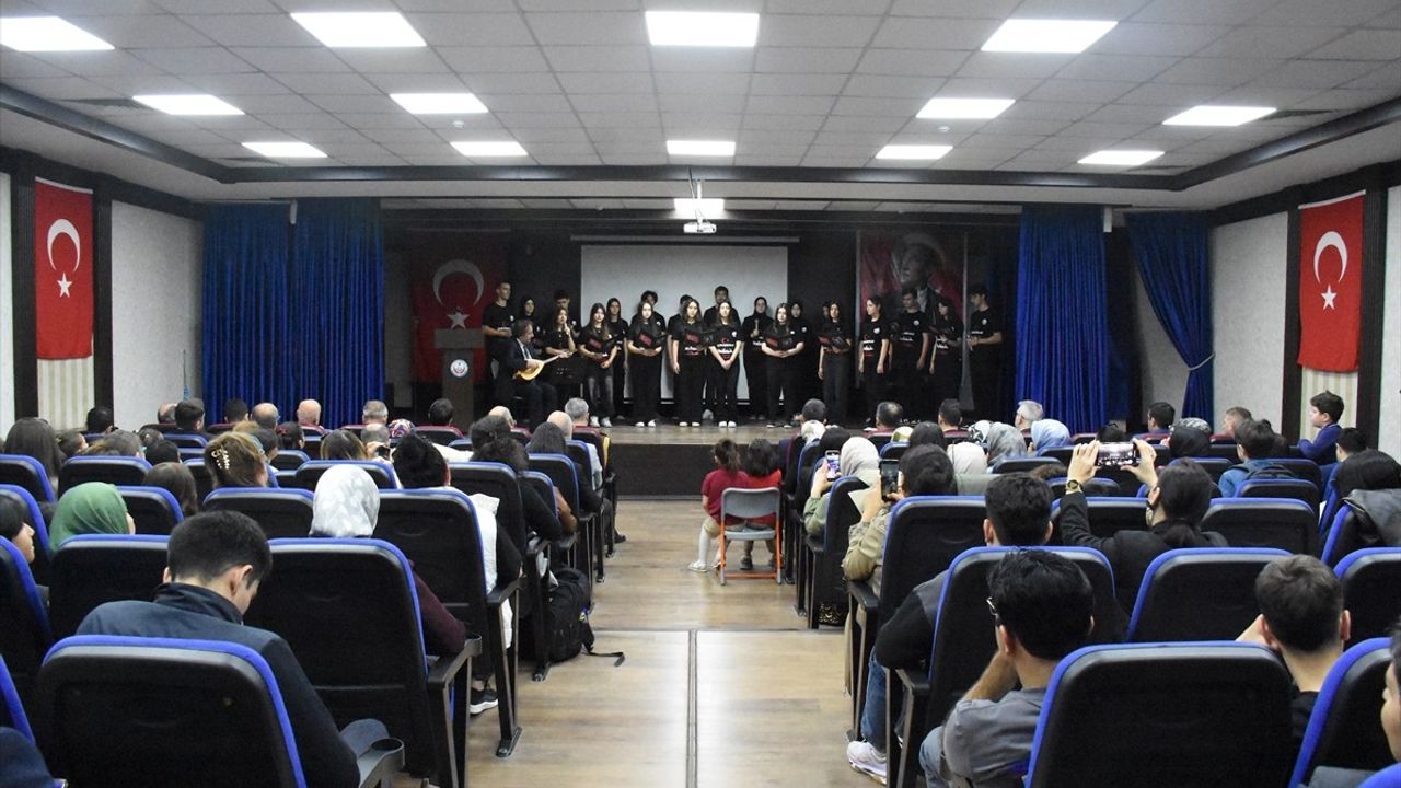 Özbekistan'da Çanakkale Zaferi'nin 110. Yıl Dönümü ve İstiklal Marşı'nın Kabulü Töreni Düzenlendi