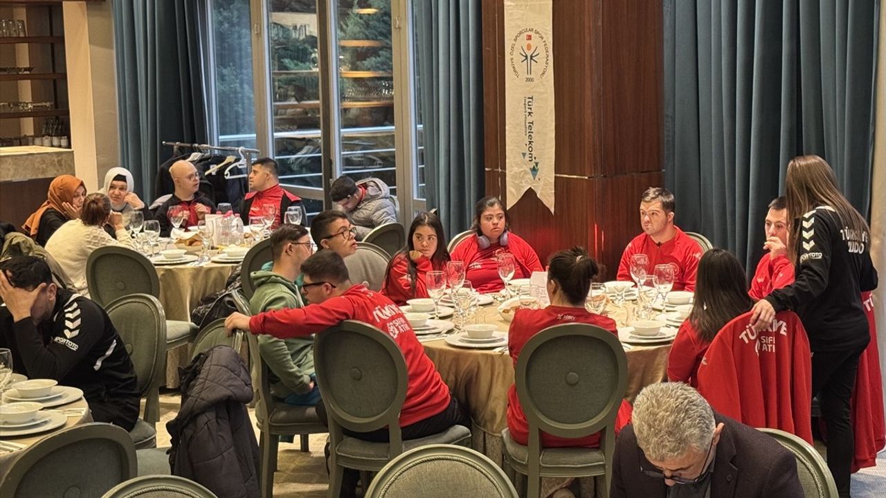 Özel Sporcular, İftarda Bir Araya Geldi