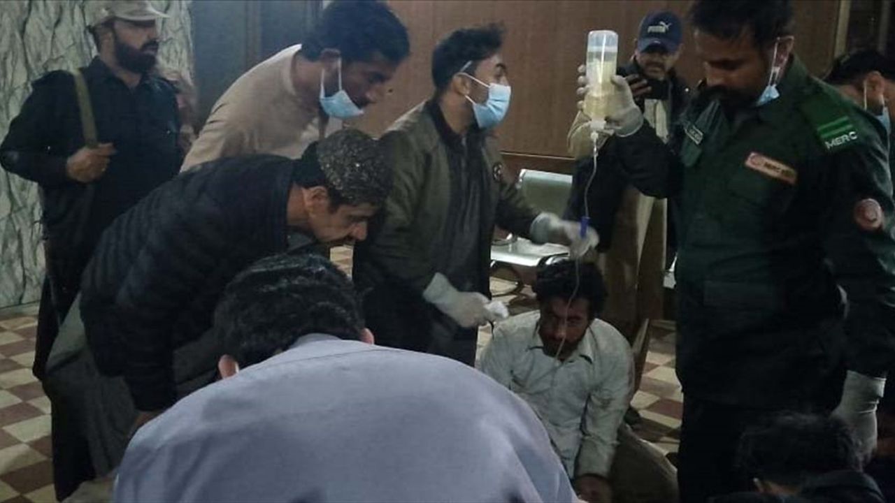 Pakistan'ın Belucistan Eyaletinde Trene Silahlı Saldırı: 104 Rehine Kurtarıldı