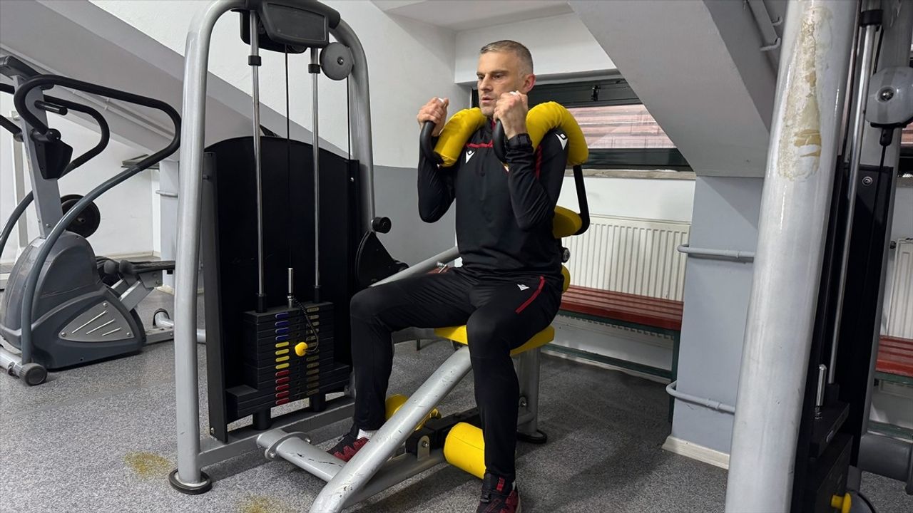 Prof. Dr. Abdullah Bora Özkara, Öğrencilerini Spora Yönlendiriyor