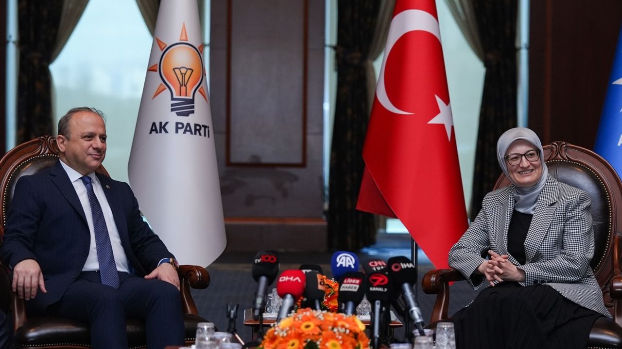 AK Parti Genel Merkezi'nde Siyasi Partilerle Bayramlaşma Toplantısı