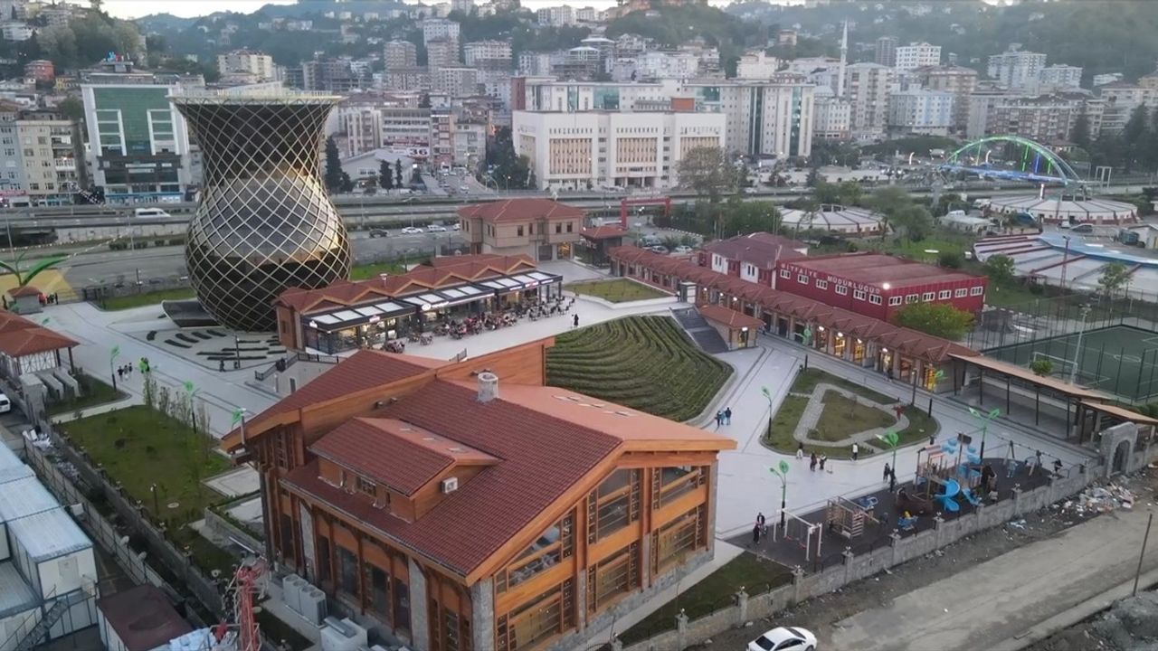 Rize'deki Çay Çarşısı 2,5 Milyon Ziyaretçiyi Ağırladı