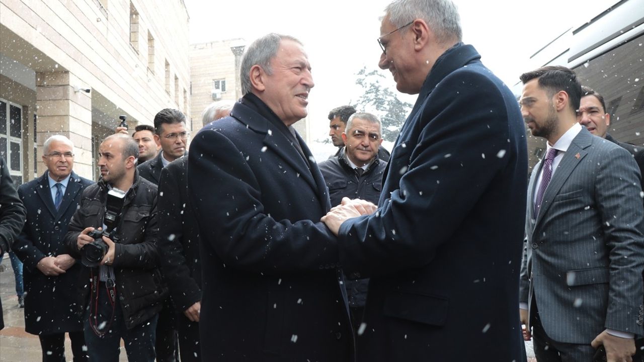 Sağlık Bakanı Kemal Memişoğlu'ndan Kayseri'de 37 Bin Sağlık Personeli Alımı Açıklaması