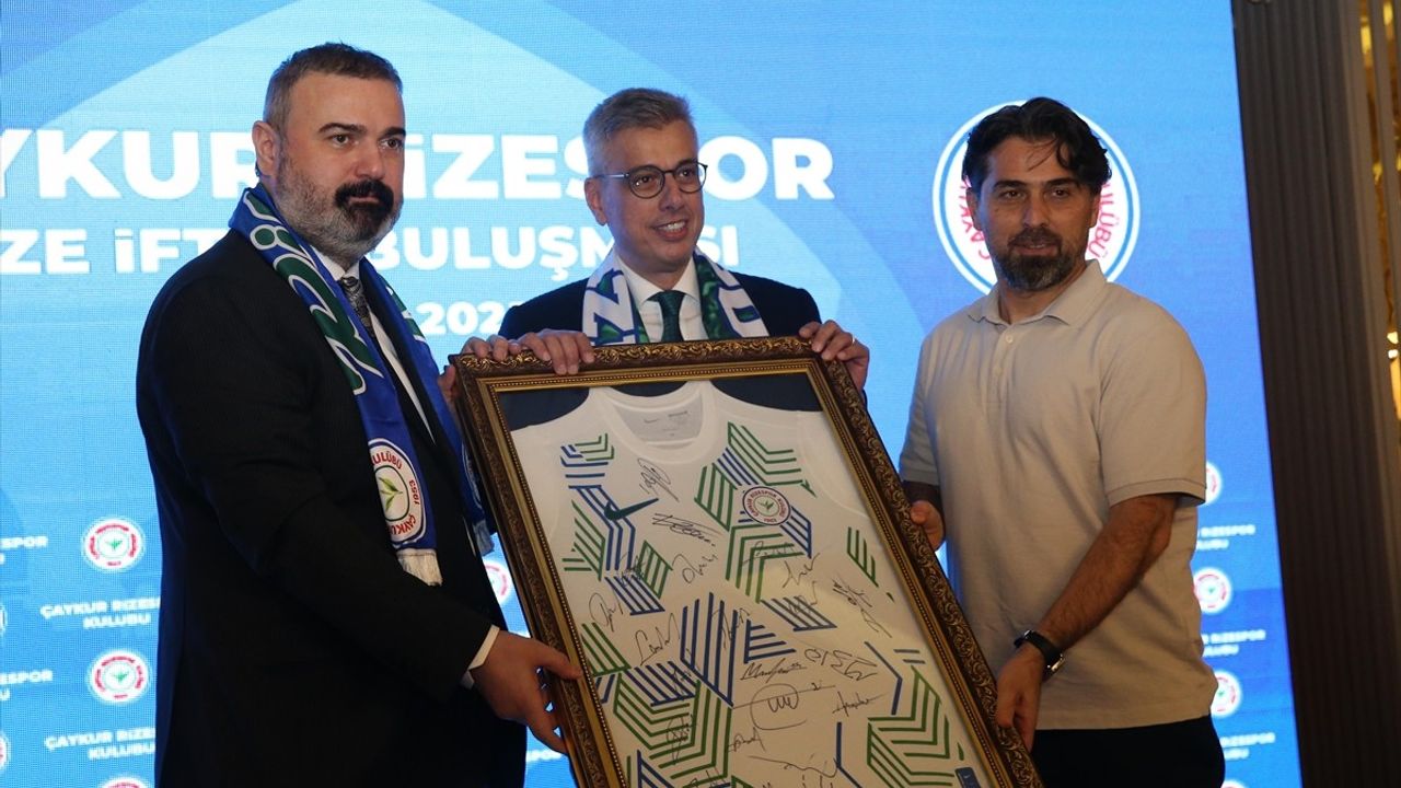Sağlık Bakanı Kemal Memişoğlu, Rize'deki İftar Programında Sağlık ve Sporun Önemi Üzerine Konuştu