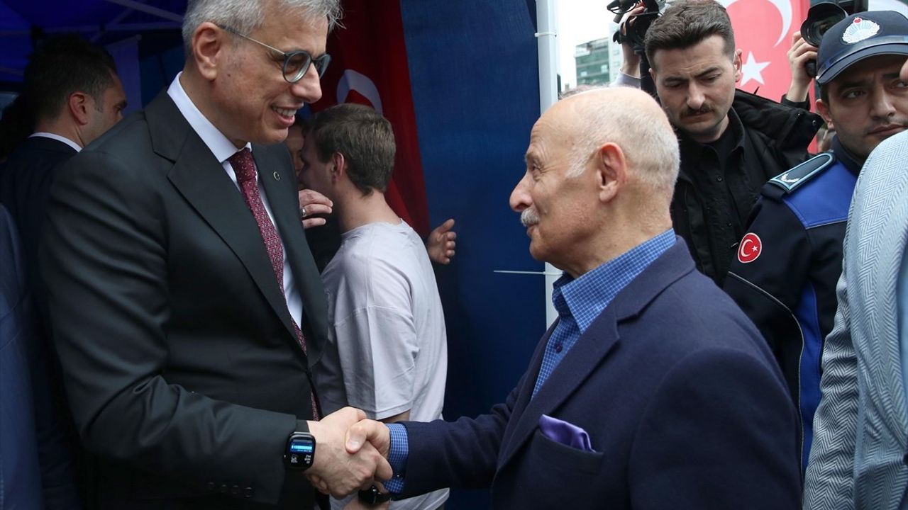 Sağlık Bakanı Memişoğlu, Rize'de Bayramlaşma Törenine Katıldı
