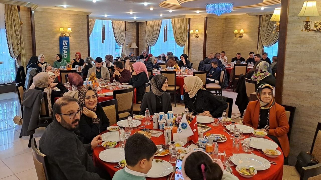 Sakarya'da Gazze ve Filistin'e Destek Iftar Programı Düzenlendi