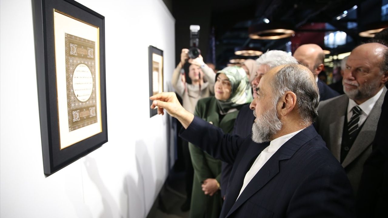 Sakarya'da 'İstanbul Mushafı' Sergisi Açıldı