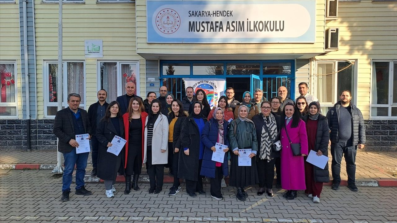 Sakarya'da Öğretmenler, Öğrencilerin Devamsızlık Sorununa Çözüm Projesi Geliştirdi