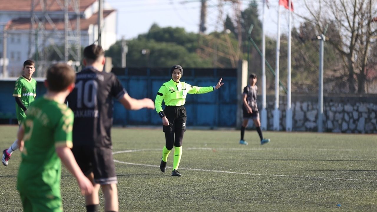 Sakarya'dan FIFA Hedefleyen Genç Hakem: Fatmagül Güzel