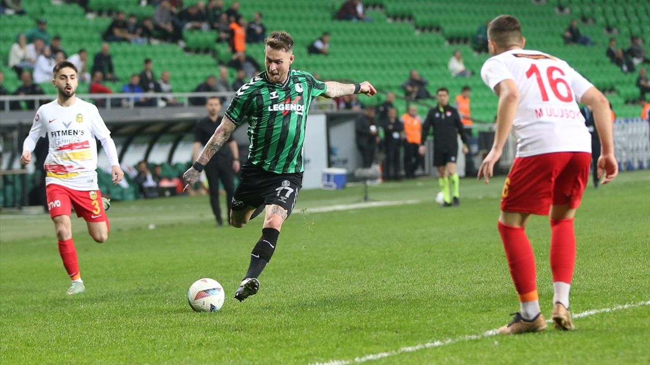 Sakaryaspor, Trendyol 1. Lig'de Fitmens Gömlek Yeni Malatyaspor'u 5-0 Mağlup Etti