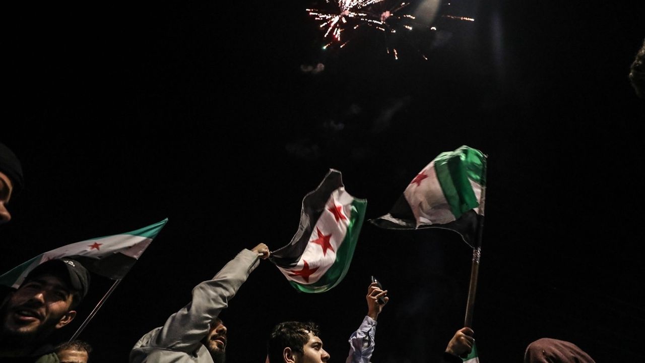 Şam'da Suriye Devriminin 14. Yıl Dönümü Kutlamaları