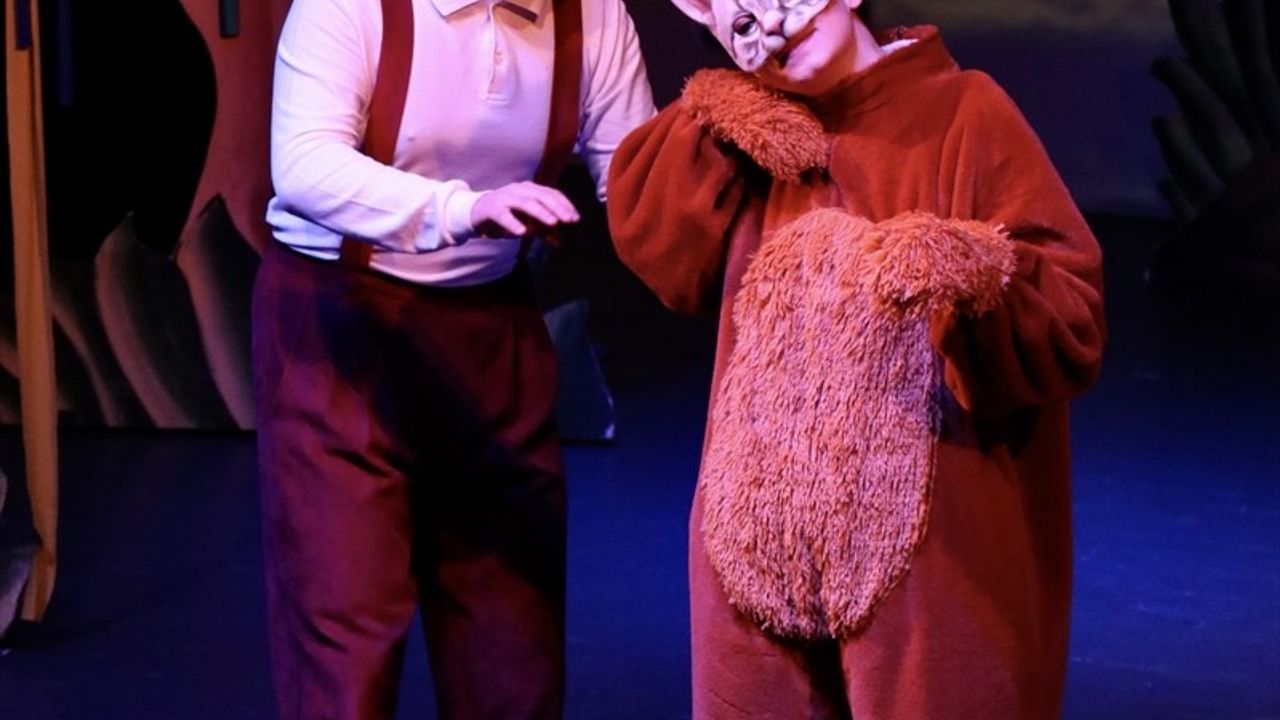 SAMDOB, 'Okulumuz Orman' Çocuk Oyununu İle Minik Seyircilere Neşeli Anlar Sunuyor