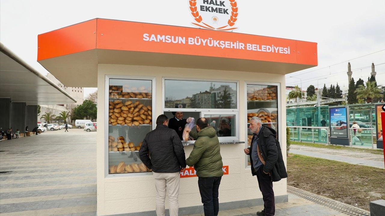 Samsun Büyükşehir Belediyesi 'Halk Ekmek' Satış Noktalarını Açtı