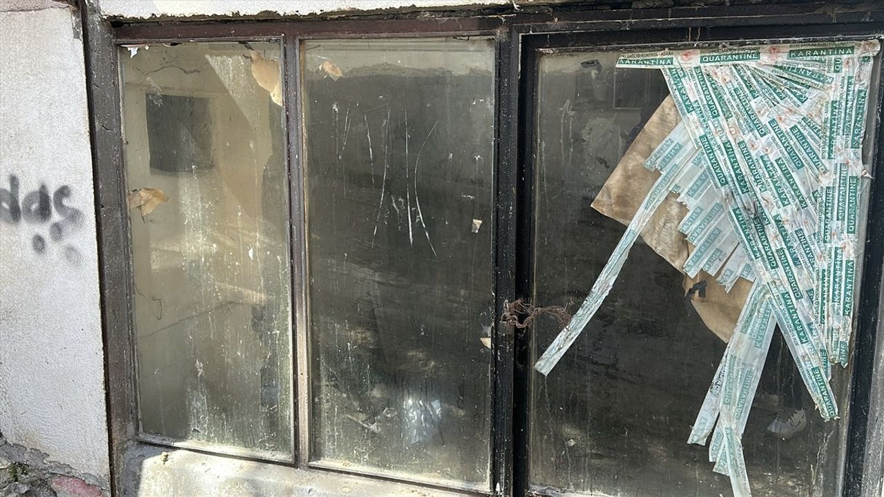 Samsun'da Bıçakla Öldürülen Kişinin Cesedi Evde Bulundu, Şüpheli Tutuklandı